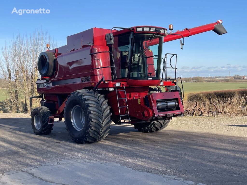 mietitrebbia per grano Case IH 2388