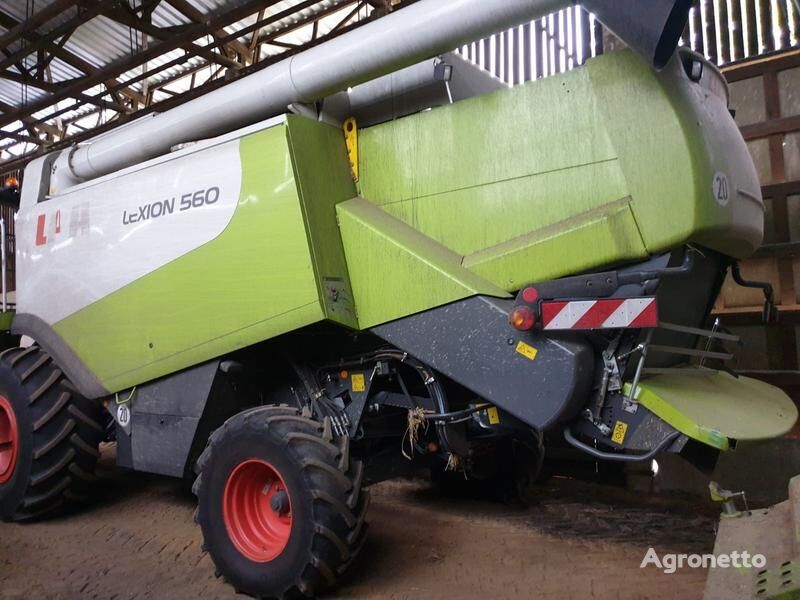 mietitrebbia per grano Claas Lexion 560