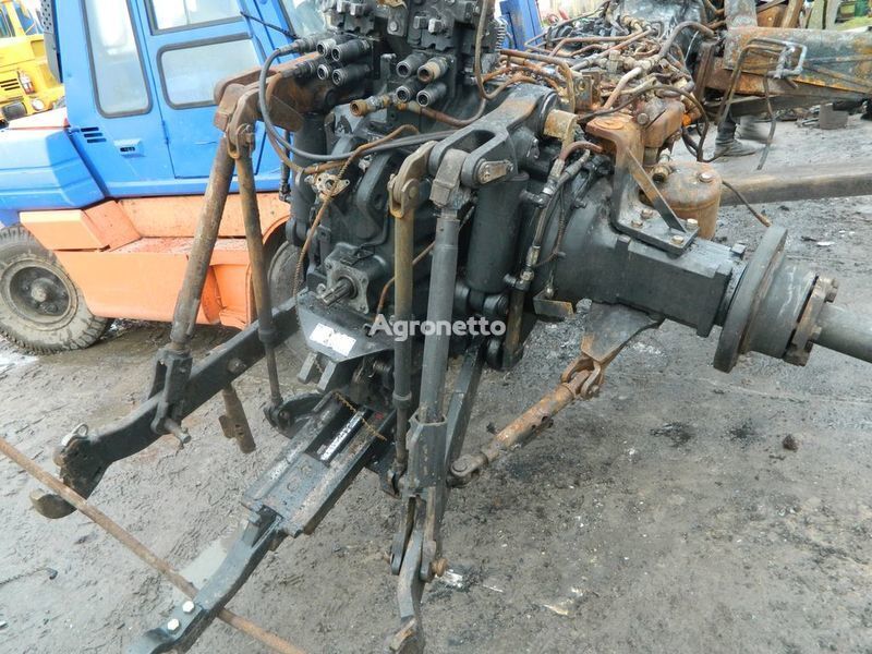 b/u zapchasti / used spare parts New Holland per trattore gommato New Holland T7030