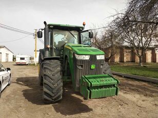 trattore gommato John Deere 8335R