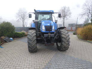 trattore gommato New Holland T7550